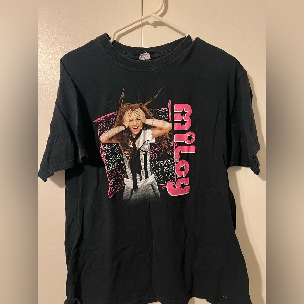 Miley Cyrus Tour Tshirt L